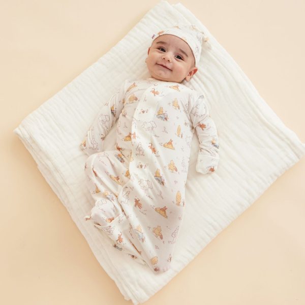 Magnetic Me Moments With Friends Gown + Hat, NB-3M Supply